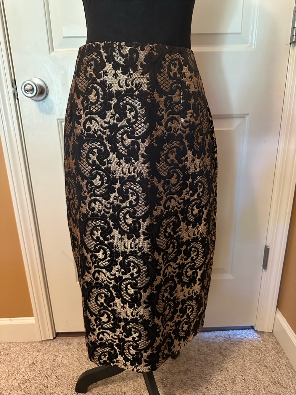 Worthington Black Lace-Overlay Pencil Skirt on Gold Base